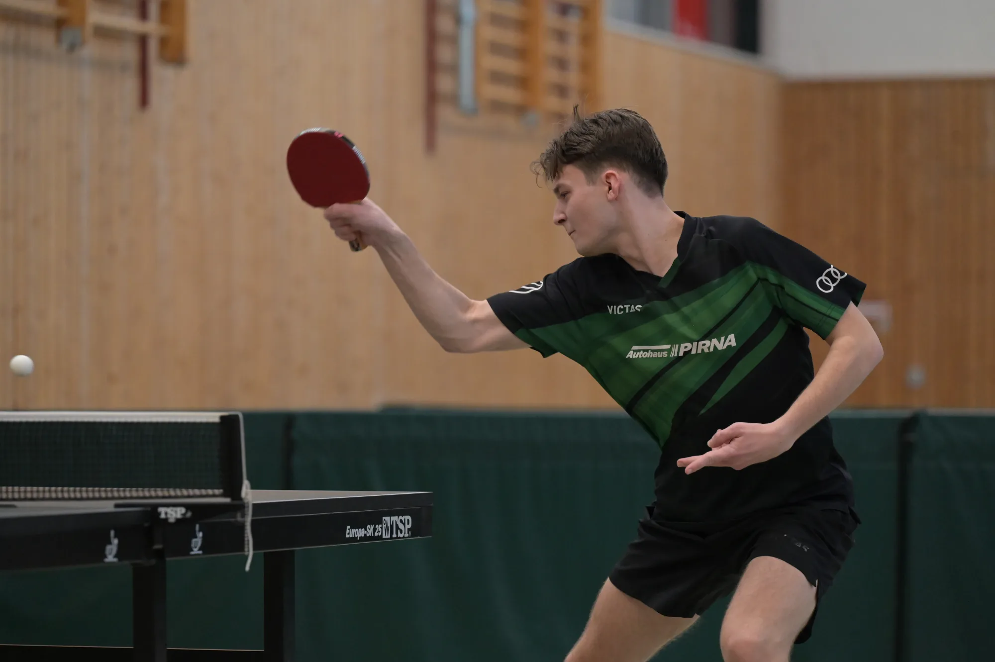 Tischtennisspieler Vorhand